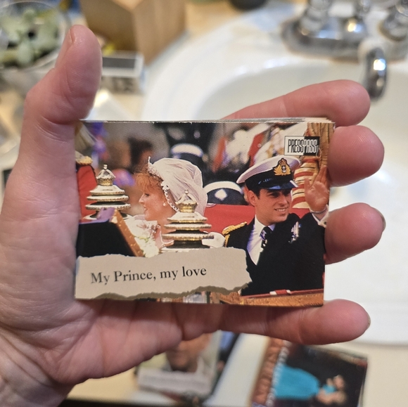 Royal Family Trading Cards Collection - Picture 10 of 13